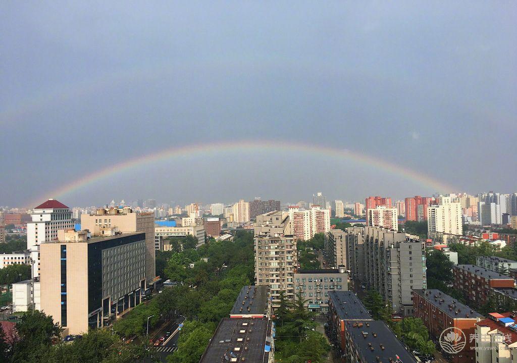 北京雨后掛雙彩虹，畫面唯美不敢看