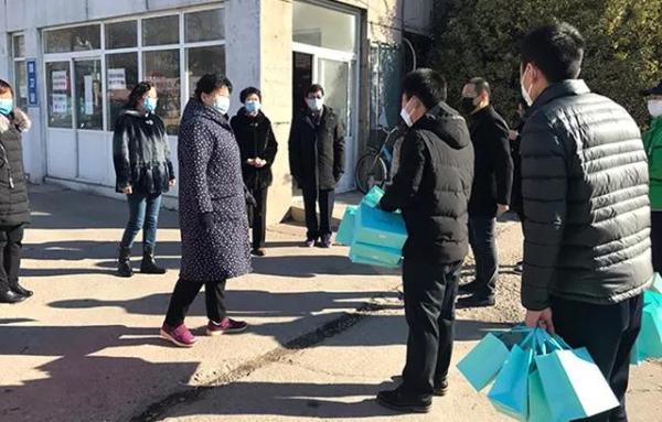 唐山寶島婦兒醫院捐贈口罩，助力媒體工作者