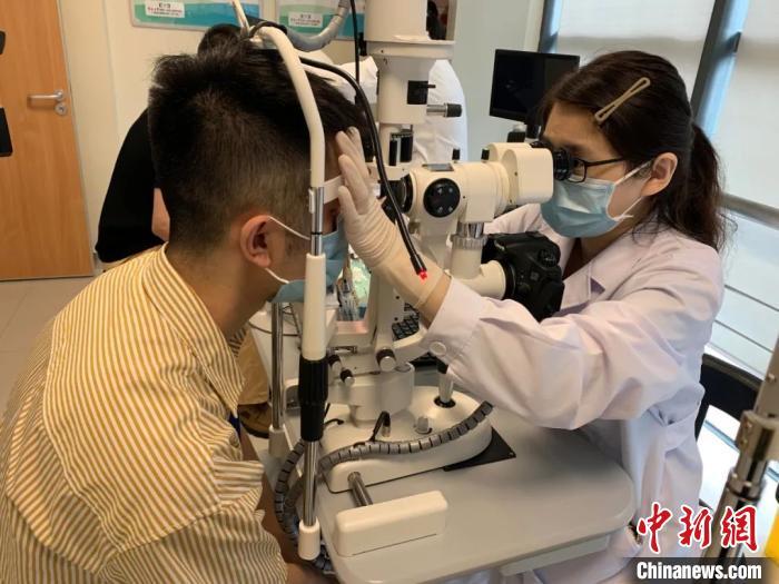 中國近視患者人數達6億!你的視力達標嗎?-易網健康<a href=http://www.weilaijie.cn/jkys/ target=_blank class=infotextkey>養生</a>網 中國近視患者人數達6億!你的視力達標嗎?