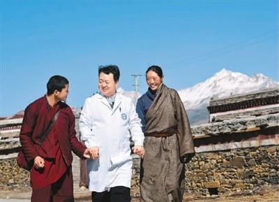 為藏族同胞解病痛是我的責(zé)任（平行病歷·我這十年④）