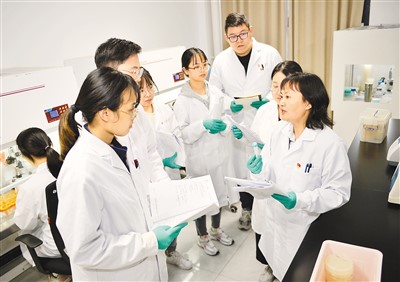 探索延緩衰老保障人民健康-易網健康<a href=http://www.weilaijie.cn/jkys/ target=_blank class=infotextkey>養生</a>網 探索延緩衰老保障人民健康