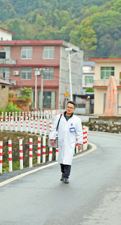 服務鄉親醫人暖心-易網<a href=http://www.weilaijie.cn/ target=_blank class=infotextkey>健康養生</a>網 服務鄉親醫人暖心