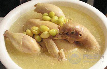 養(yǎng)腎食療方：魚鰾燉豬蹄補腎養(yǎng)精