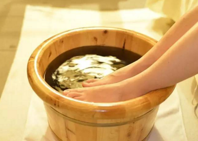 這四個泡腳方法幫你緩解不適遠(yuǎn)離肩周炎