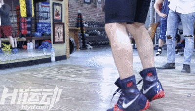 吳京的對(duì)手不簡(jiǎn)單！50多歲這么能打，看他是如何健身的