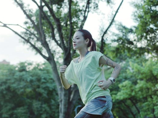 每天跑步三公里能減肥嗎-易網(wǎng)健康<a href=http://www.weilaijie.cn/jkys/ target=_blank class=infotextkey>養(yǎng)生</a>網(wǎng) 每天跑步三公里能減肥嗎
