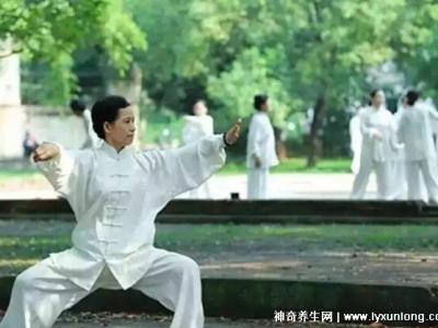 四種人不宜練太極，心臟病/關(guān)節(jié)炎/腰椎間盤突出(中老年人需知)