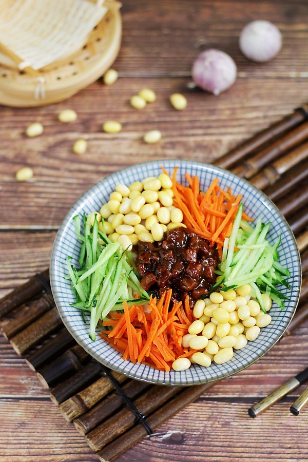 炸醬面的做法-咸鮮味拌菜譜-易網健康養生網 炸醬面的做法-咸鮮味拌菜譜