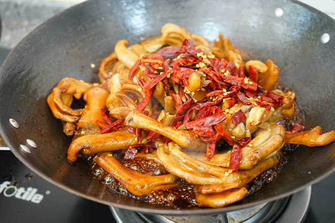 香辣鹵鴨掌的做法-家常味煮菜譜-易網健康養生網 香辣鹵鴨掌的做法-家常味煮菜譜