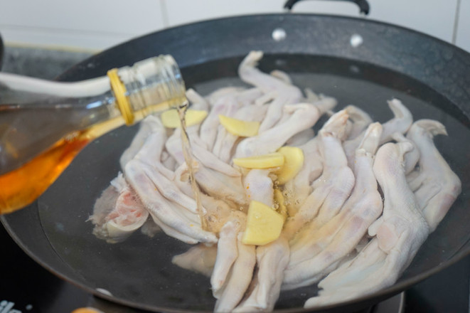 香辣鹵鴨掌的做法-家常味煮菜譜-易網健康養生網 香辣鹵鴨掌的做法-家常味煮菜譜