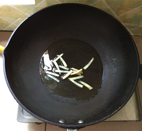 韭菜炒油豆皮的做法-家常味炒菜譜
