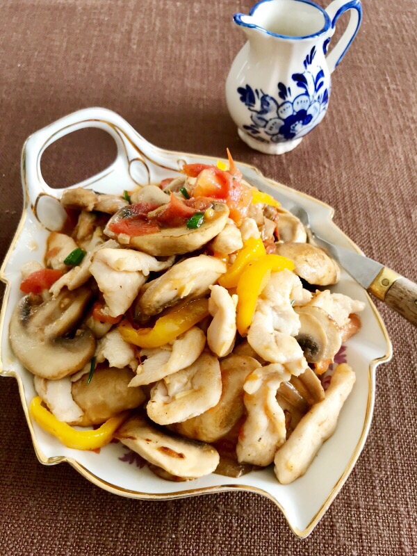 蘑菇雞肉的做法-咸鮮味炒菜譜-易網(wǎng)健康養(yǎng)生網(wǎng) 蘑菇雞肉的做法-咸鮮味炒菜譜