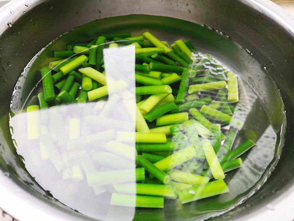 蒜苔炒假鮑魚的做法-咸鮮味炒菜譜-易網(wǎng)健康養(yǎng)生網(wǎng) 蒜苔炒假鮑魚的做法-咸鮮味炒菜譜