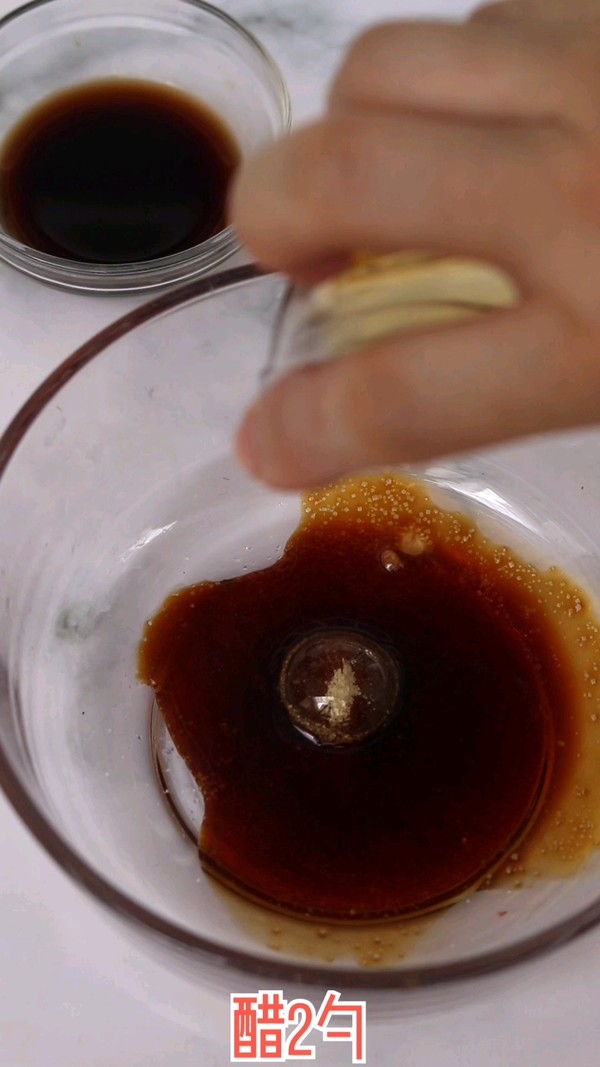 黃瓜拌雞絲的做法-酸辣味拌菜譜-易網(wǎng)健康養(yǎng)生網(wǎng) 黃瓜拌雞絲的做法-酸辣味拌菜譜
