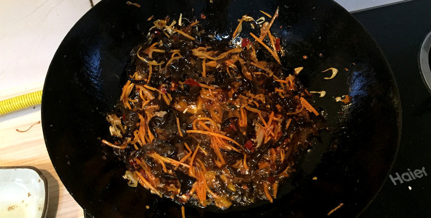 魚香肉絲，小美的美食的做法-魚香味炒菜譜