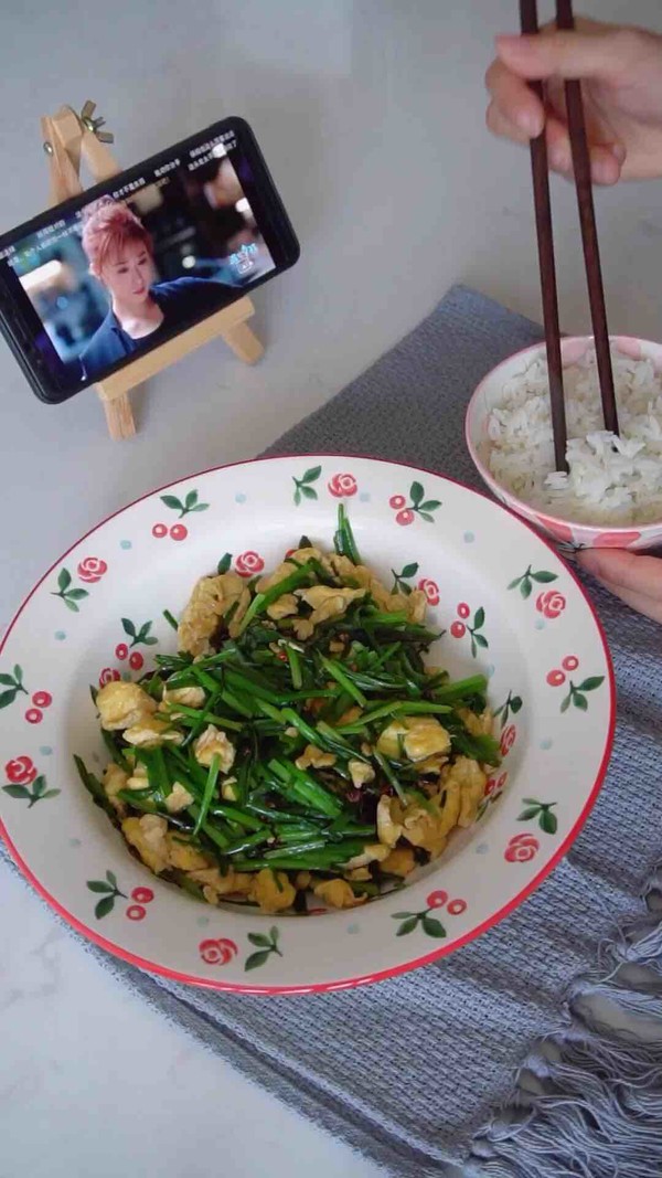 韭菜炒雞蛋的做法-家常味炒菜譜-易網(wǎng)健康養(yǎng)生網(wǎng) 韭菜炒雞蛋的做法-家常味炒菜譜