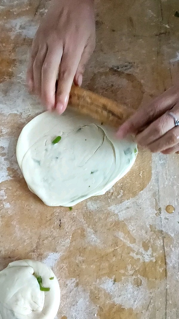 蔥油餅的做法-蔥香味烙菜譜