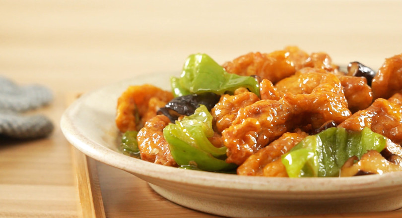 雞腿燴鮮菇【孔老師教做菜】的做法-家常味炒菜譜-易網健康養生網 雞腿燴鮮菇【孔老師教做菜】的做法-家常味炒菜譜