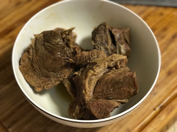 家庭版醬牛肉的做法-家常味燉菜譜-易網(wǎng)健康養(yǎng)生網(wǎng) 家庭版醬牛肉的做法-家常味燉菜譜