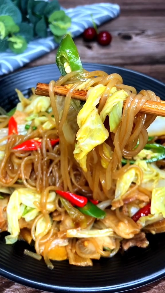 大白菜燉粉條的做法-咸鮮味燉菜譜-易網(wǎng)健康養(yǎng)生網(wǎng) 大白菜燉粉條的做法-咸鮮味燉菜譜