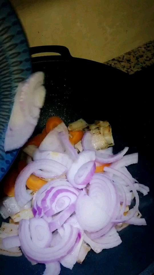 洋蔥炒肉片的做法-家常味炒菜譜