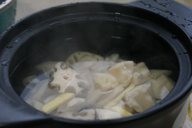 茶油蓮藕鴨湯的做法-家常味燉菜譜