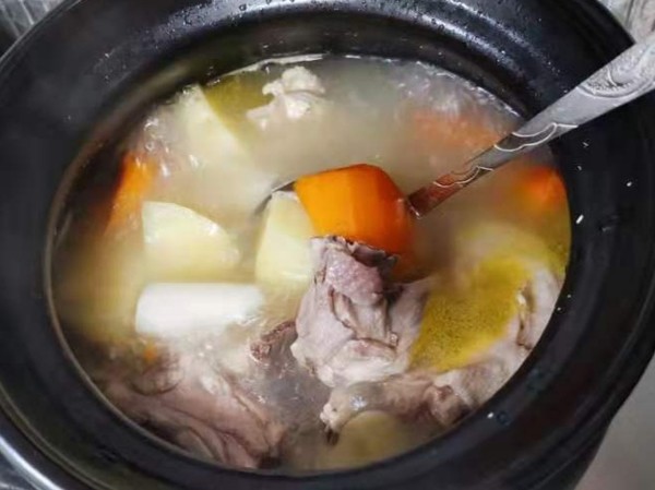 土豆淮山雞湯的做法-家常味煲菜譜-易網健康養生網 土豆淮山雞湯的做法-家常味煲菜譜