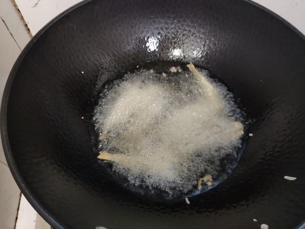 香酥沙丁魚的做法-家常味炸菜譜