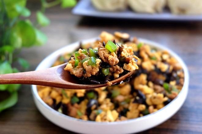 青椒木耳肉末炒雞蛋的做法-家常味炒菜譜