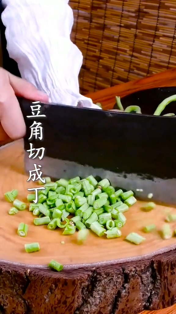 肉末豆角的做法-咸鮮味炒菜譜