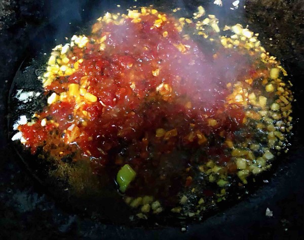彩椒辣醬炒花螺的做法-香辣味炒菜譜-易網(wǎng)健康養(yǎng)生網(wǎng) 彩椒辣醬炒花螺的做法-香辣味炒菜譜