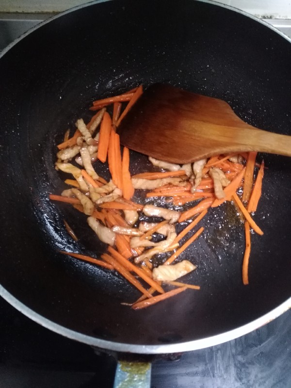 榨菜肉絲面的做法-家常味炒菜譜