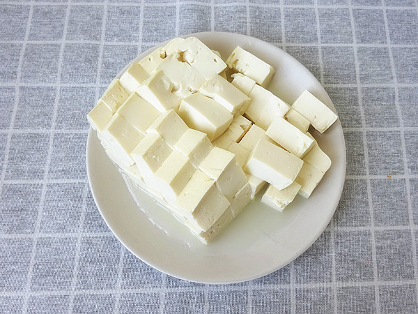 蒜香豆腐的做法-香辣味燉菜譜-易網健康養生網 蒜香豆腐的做法-香辣味燉菜譜