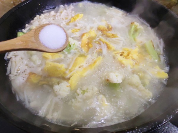 有機(jī)花菜雞蛋湯的做法-咸鮮味煮菜譜-易網(wǎng)健康養(yǎng)生網(wǎng) 有機(jī)花菜雞蛋湯的做法-咸鮮味煮菜譜