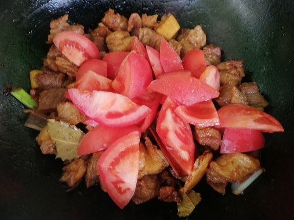 西紅柿燉牛腩的做法-咸鮮味燉菜譜