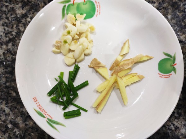 脆皮炸排骨的做法-家常味炸菜譜-易網健康養生網 脆皮炸排骨的做法-家常味炸菜譜