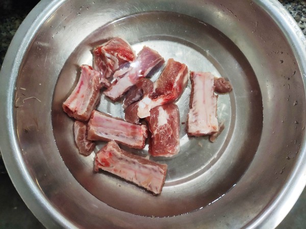 脆皮炸排骨的做法-家常味炸菜譜-易網<a href=http://www.weilaijie.cn/ target=_blank class=infotextkey>健康養生</a>網 脆皮炸排骨的做法-家常味炸菜譜