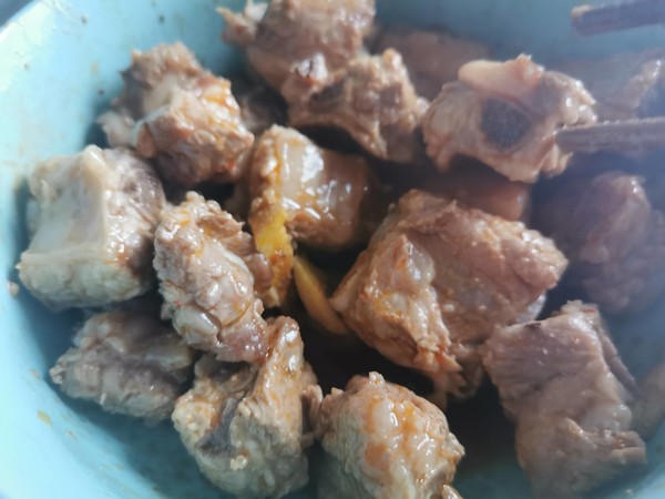 土豆燒排骨的做法-家常味燒菜譜-易網健康養生網 土豆燒排骨的做法-家常味燒菜譜