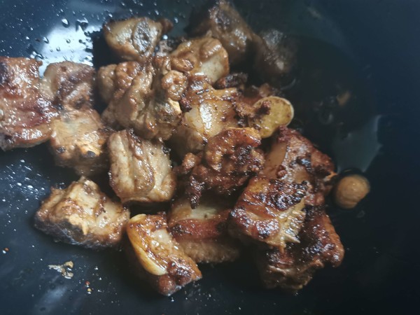 土豆燒排骨的做法-家常味燒菜譜-易網健康養生網 土豆燒排骨的做法-家常味燒菜譜