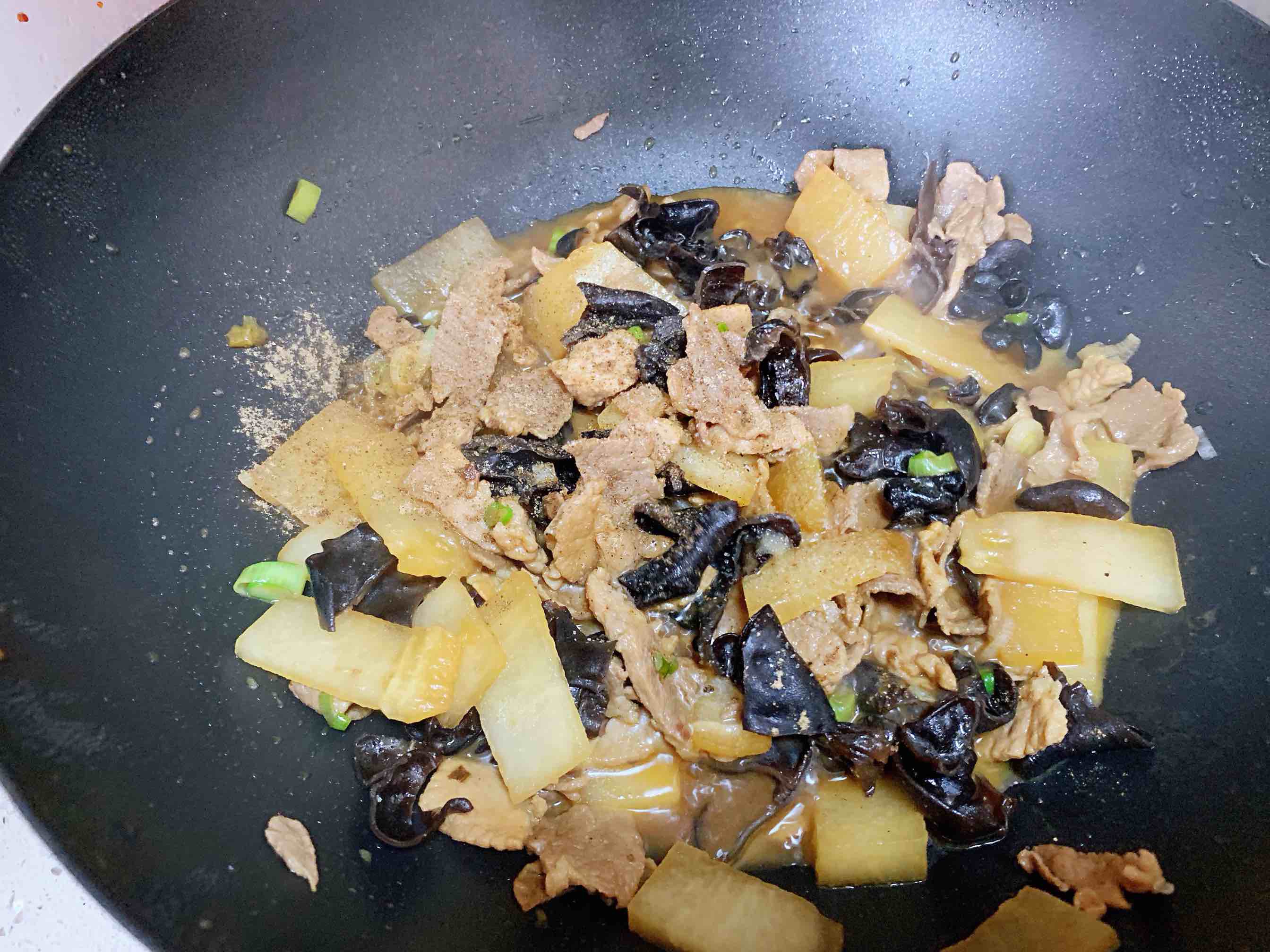 木耳冬瓜炒肉的做法-咸鮮味炒菜譜