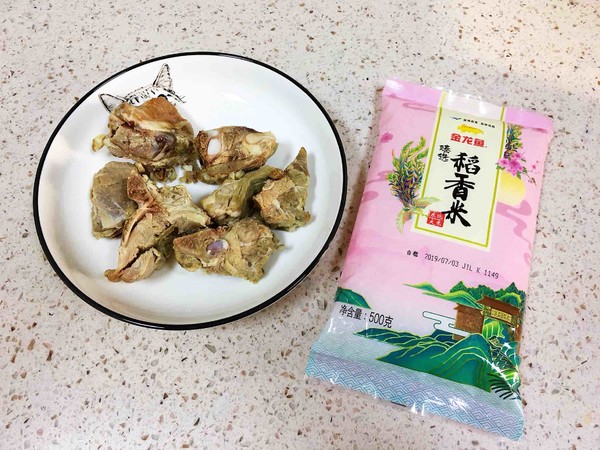 杏鮑菇排骨燜飯的做法-家常味燜菜譜-易網<a href=http://www.weilaijie.cn/ target=_blank class=infotextkey>健康養生</a>網 杏鮑菇排骨燜飯的做法-家常味燜菜譜