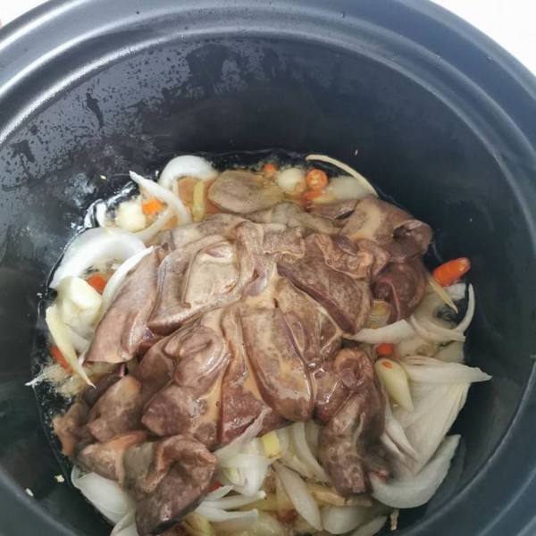 黑樂砂鍋爆炒豬肝的做法-咸鮮味炒菜譜-易網(wǎng)健康養(yǎng)生網(wǎng) 黑樂砂鍋爆炒豬肝的做法-咸鮮味炒菜譜