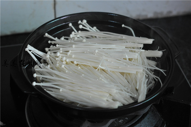 三汁燜魚的做法-香辣味燜菜譜-易網(wǎng)健康養(yǎng)生網(wǎng) 三汁燜魚的做法-香辣味燜菜譜