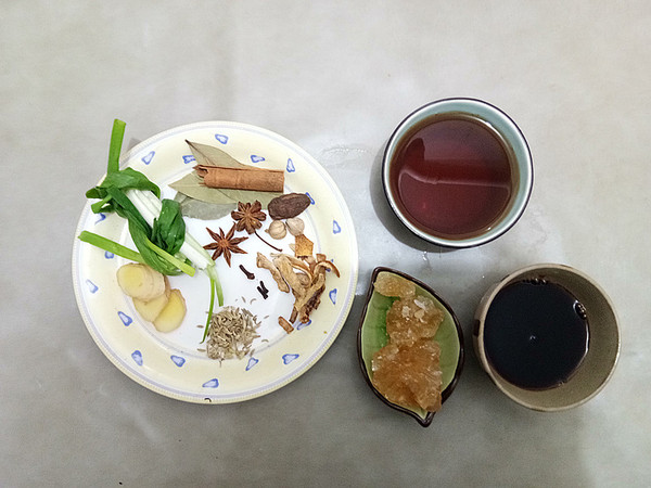 招財肘子的做法-其它口味燉菜譜-易網健康養生網 招財肘子的做法-其它口味燉菜譜