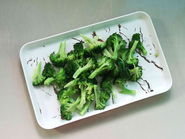 檸檬雞西蘭花的做法-酸辣味拌菜譜