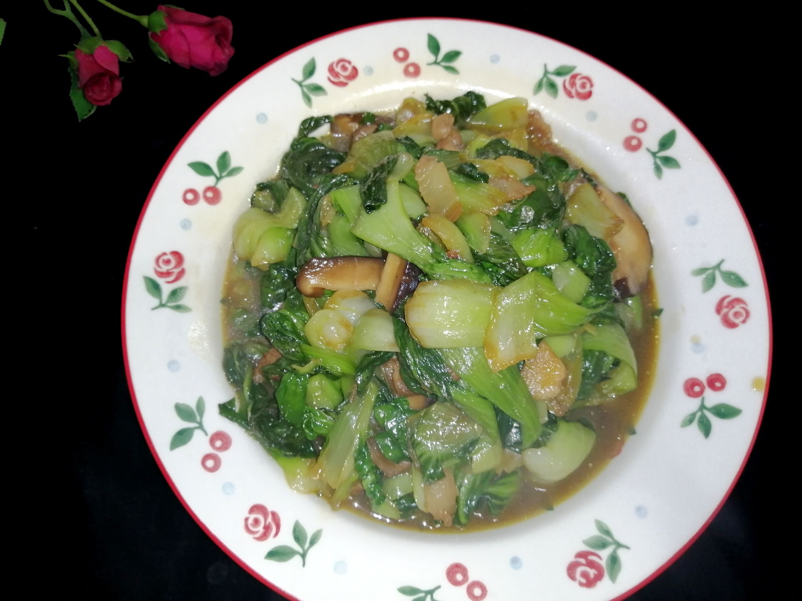 臘肉香菇青菜的做法-家常味炒菜譜-易網健康養生網 臘肉香菇青菜的做法-家常味炒菜譜