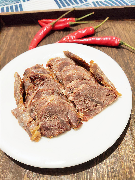 香辣鹵牛肉的做法-香辣味鹵菜譜-易網(wǎng)健康養(yǎng)生網(wǎng) 香辣鹵牛肉的做法-香辣味鹵菜譜