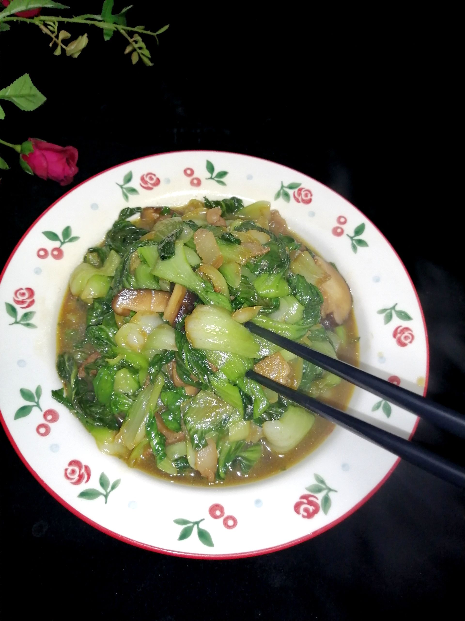 臘肉香菇青菜的做法-家常味炒菜譜-易網健康養生網 臘肉香菇青菜的做法-家常味炒菜譜