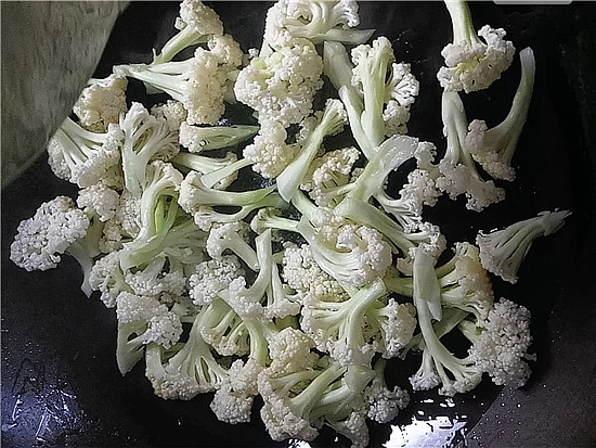 酸辣蝦皮炒菜花的做法-酸辣味炒菜譜