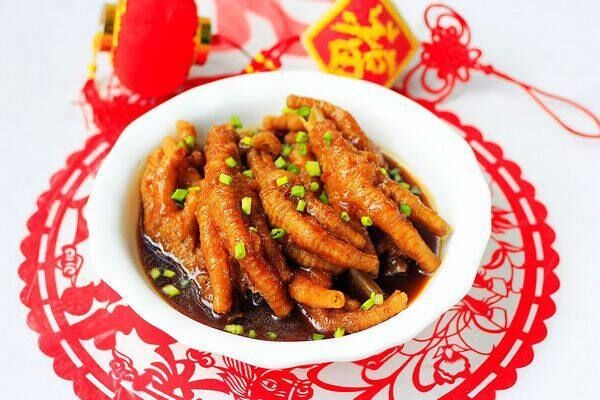 鹵水雞爪的做法-家常味鹵菜譜-易網健康養生網 鹵水雞爪的做法-家常味鹵菜譜